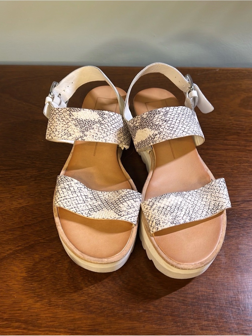 Dolce Vita Women's Moxie White Gray Snake Print Strap Buckle Sandal